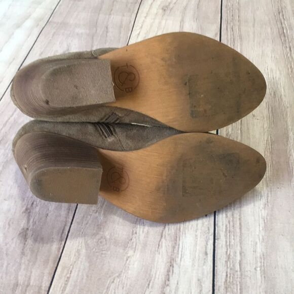 T&B Taupe Leather Block Heel Zip Ankle booties - Picture 9 of 10